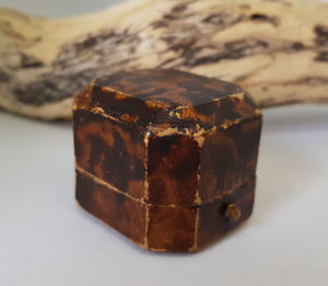【送料無料】used antique james walker brown ring box 【送料無料】used antique james walker brown ring box
