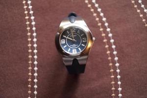 【送料無料】ladies quality blue ascot watch, battery fitted,keeping time