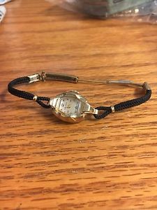 【送料無料】vintage 10k gold small waltham watch