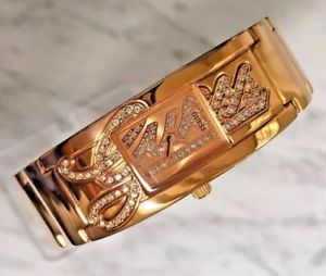 【送料無料】 guess w12097l1 signature gold color crystal ladies bracelet watch logo 【送料無料】 guess w12097l1 signature gold color crystal ladies bracelet watch logo