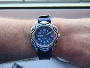 【送料無料】animal series 07 rare find now nato in blue and strap good used condition