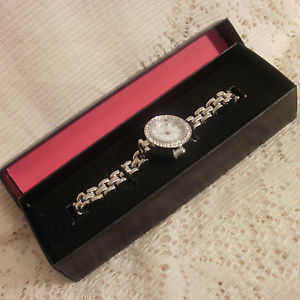 【送料無料】avon natalee silver tone watch ~ in box ~ 20cm