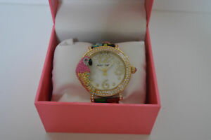 【送料無料】betsey johnson womens parrot goldtone floral leather strap watch 44mm 【送料無料】betsey johnson womens parrot goldtone floral leather strap watch 44mm