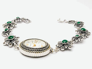 【送料無料】primemaxwomens antique silver finish manmade emrald green stones analog watch