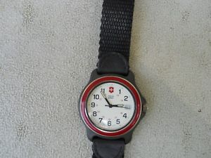 【送料無料】vintage swiss army watch marlboro adventure team red bezel 24hrtime battery