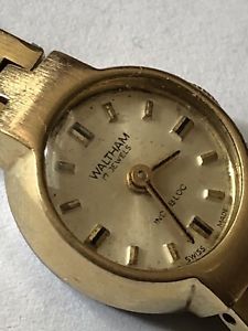 Timex メンズ Easy Reader 38mm 腕時計 - Nashville Predators エクスパンションバンド