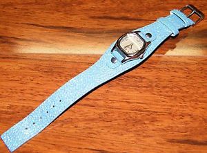 【送料無料】unbranded blue shiny sparkly quartz 12 hour wrist watch for male or females