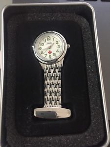【送料無料】ladies genuine reflex nurses fob watch white 1250001