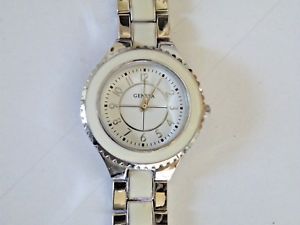 【送料無料】ladys geneva quartz watch silver amp; white easy read fresh battery 【送料無料】ladys geneva quartz watch silver amp; white easy read fresh battery
