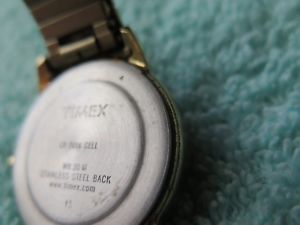 【送料無料】vintage timex wr 30m cr 2016 cell indiglo watch working and lights up