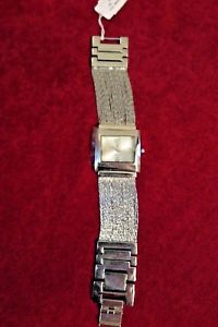 【送料無料】nwt york amp; co silvertone quartz slinkychain fashion wrist watch