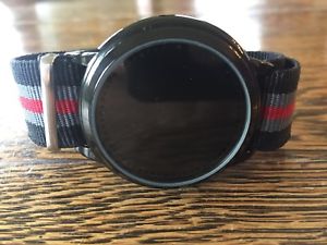 【送料無料】unique godier abyssgdr888 led touchscreen wnylon strap amp; 2 batteries