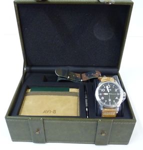 【送料無料】orologio al quarzo avi8 av40280k orologio uomo flyboy