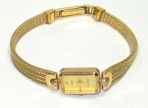 【送料無料】very dainty goldtone lady elgin watch quartz