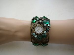 【送料無料】beautiful, large, 810 stretchable watch bracelet with green rhinestones