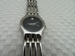 【送料無料】womens silver toned quartz wristwatch