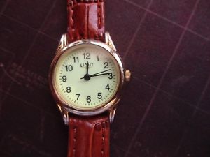 【送料無料】lovely limit quartz for lady,,clean strap fresh battery fitted 【送料無料】lovely limit quartz for lady,,clean strap fresh battery fitted