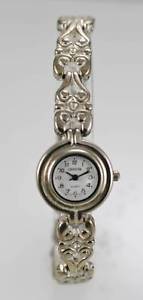 【送料無料】geneva watch womens silver stainless steel battery water resistant white quartz