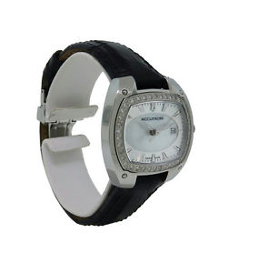【送料無料】bulova acutron 26r30 womens petite mother of pearl tonneau date analog watch 【送料無料】bulova acutron 26r30 womens petite mother of pearl tonneau date analog watch