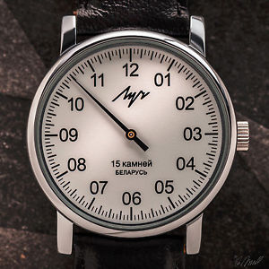【送料無料】luch einzeigeruhr single hand watch luch neu amp; mit 2 bndern und etui