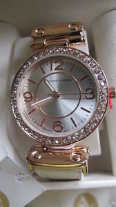 【送料無料】beautiful adrienne vittadini rose gold crystal edged watch bnib valentine