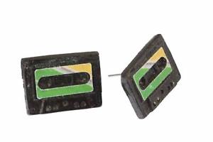 【送料無料】ピアス　カセットテープグリーンプラグピアス　ピアス　ミュージシャン