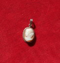 【送料無料】ネックレス プロファイルun petit camee en pendentif profil de femme a gauche