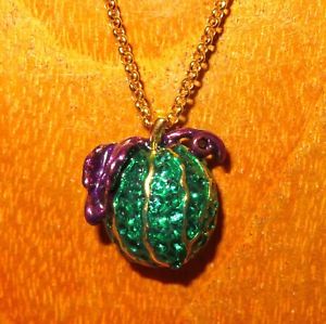 russe swarovski cristaux vert citrouille violet feuilles oeuf pendentifロシアスワロフスキークリスタルシートカボチャ※注意※NYからの配送になりますので2週間前後お時間をいただきます。人気の商品は在庫が無い場合がございます。ご了承くださいませ。サイズの種類の商品は購入時の備考欄にご希望のサイズをご記載ください。　携帯メールでの登録ですと楽天からのメールが届かない場合がございます。