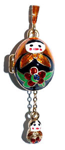 【送料無料】ネックレス　ロシアペンダントエッグペンダントロシアペンダントpoupes russes pendentif oeuf matriochka pendentif poupee russe pendentif enfant