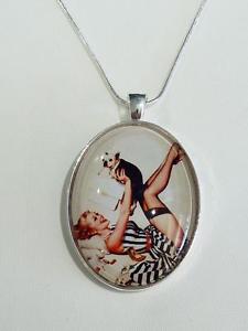 【送料無料】ネックレス ピンメッキネックレスアップplaqu argent collier avec annes 1950 pinup cg0795