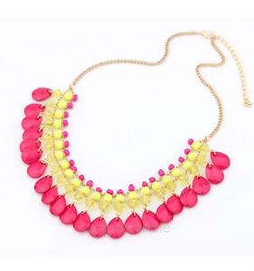 【送料無料】ネックレス　ゴールデンカラーローズcollier dore plastron jaune rose