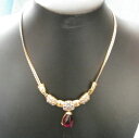 【送料無料】ネックレス　ネックレスメタルプラスチックcollier ras du cou mtal dor et motifs florales pendant plastic rouge,nls1148