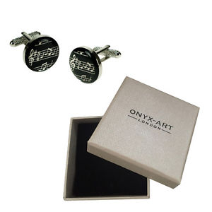 【送料無料】メンズアクセサリ—　メンズノートスコアシートカフスボタンオニキスアートボックスオンmens musical notes score sheet cufflinks amp; gift box by onyx art