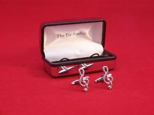 楽天hokushin【送料無料】メンズアクセサリ—　タイシルバーカフスボタンミュージシャンクリスマスボックスtie studio treble clef silver cufflinks musician music gift xmas boxed