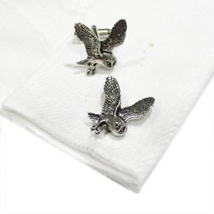 【送料無料】メンズアクセサリ—　シルバーピューターメンフクロウイングランドカフリンクフクロウカフリンクスハンドメイドsilver pewter barn owl cufflinks handmade in england cuff links owls bird