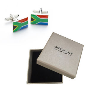 【送料無料】メンズアクセサリ—　アフリカアフリカカフスボタンオニキスアートボックスオンmens south african africa flag cufflinks amp; gift box by onyx art