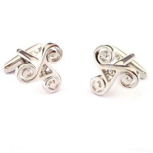 celt celtic swirl knot design cufflinks presented in a box x2aj551ケルトケルトボックス×デザインカフスボタン※注意※NYからの配送になりますので2週間前後お時間をいただきます。人気の商品は在庫が無い場合がございます。ご了承くださいませ。サイズの種類の商品は購入時の備考欄にご希望のサイズをご記載ください。　携帯メールでの登録ですと楽天からのメールが届かない場合がございます。