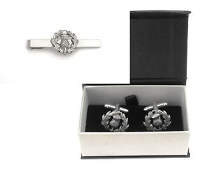 scottish thistle pewter cufflinks and tie clip set scottish gift boxedスコットランドアザミピューターカフスボタンタイクリップスコットランドボックスセット※注意※NYからの配送になりますので2週間前後お時間をいただきます。人気の商品は在庫が無い場合がございます。ご了承くださいませ。サイズの種類の商品は購入時の備考欄にご希望のサイズをご記載ください。　携帯メールでの登録ですと楽天からのメールが届かない場合がございます。