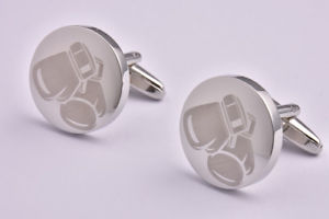 【送料無料】メンズアクセサリ—　シルバーボクシンググローブカフスボタンスポーツシャツメンズsilver boxing gloves cufflinks sport wedding prom shirt uk mens gift