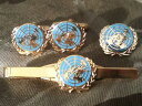 【送料無料】メンズアクセサリ— カフスリンクバッジネクタイピンセットunited nations blue un cufflinks, badge,...