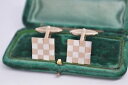 vintage sterling silver cufflinks with an art deco design b733ビンテージスターリングシルバーアールデコデザインカフリンクス※注意※NYからの配送になりますので2週間前後お時間をいただきます。人気の商品は在庫が無い場合がございます。ご了承くださいませ。サイズの種類の商品は購入時の備考欄にご希望のサイズをご記載ください。　携帯メールでの登録ですと楽天からのメールが届かない場合がございます。