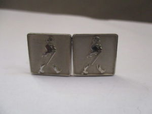 【送料無料】メンズアクセサリ—　ジョニーウォーカーカフスボタンjohnnie walker cufflinks keep walking