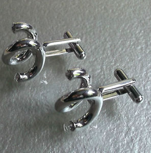 ̵ۥ󥺥—եܥ󥺥Сǥ󥣥ѡƥΥ٥ƥcufflinks mens silver coloured abstract curved metal design ice party novelty