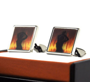 楽天hokushin【送料無料】メンズアクセサリ—　アニメーションカフスボタンダンサーシャツカフリンクスanimated cufflinks fire dancer wedding groom best man shirt cuff links