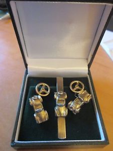 【送料無料】メンズアクセサリ—　アールデコビンテージスポーツカータイピンボックスダブルカフリンクスart deco vintage motoring sports car tie pin amp; double cufflinks gift boxed