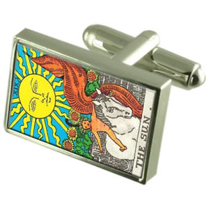 【送料無料】メンズアクセサリ— タロットカードカフスボタンクリスタルタイクリップバーボックスtarot sun card cufflinks crystal tie clip bar box set engraved 【送料無料】メンズアクセサリ— タロットカードカフスボタンクリスタルタイクリップバーボックスtarot sun card cufflinks crystal tie clip bar box set engraved