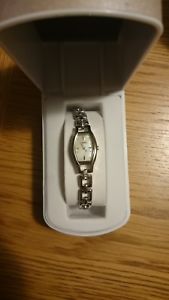 【送料無料】腕時計　ウォッチ　レディースlorus de ncar reloj de seoras, plata