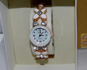 【送料無料】腕時計 ウォッチ ラインストーンローズゴールドブレスレットセットreloj de cuarzo mujer estrs conjunto rosa oro placa y pulsera blanco lypai 【送料無料】腕時計 ウォッチ ラインストーンローズゴールドブレスレットセットreloj de cuarzo mujer estrs conjunto rosa oro placa y pulsera blanco lypai