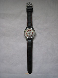 【送料無料】腕時計　ウォッチ　オレンジエリアreloj de pulsera zona subtropical 2018 de cuero adecuado de naranja 5moneda nueva