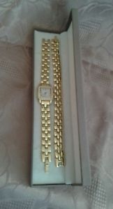 【送料無料】腕時計 ウォッチ ブレスレットトーンreloj de pulsera seoras tono oro y pulsera *** *** en caja 【送料無料】腕時計 ウォッチ ブレスレットトーンreloj de pulsera seoras tono oro y pulsera *** *** en caja